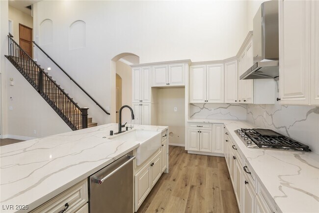 Photo - 3618 Auckland Castle St