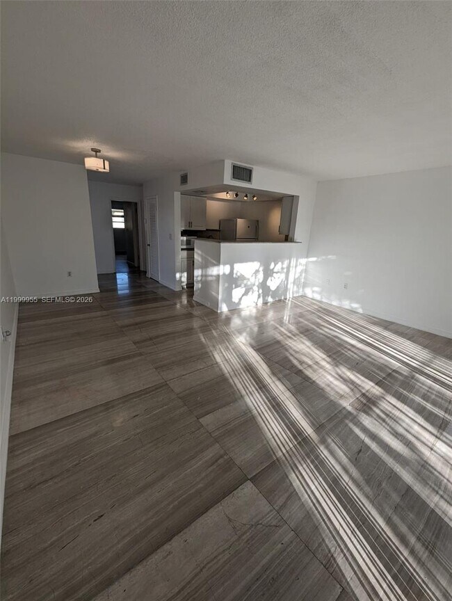 7360 SW 82nd St Unit E202
