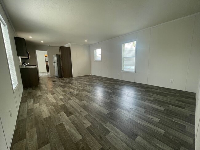 Photo - 15862 Villaire Ave