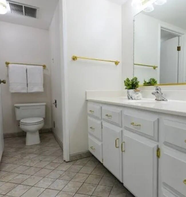 Photo - 245 N Vine St Unit 000