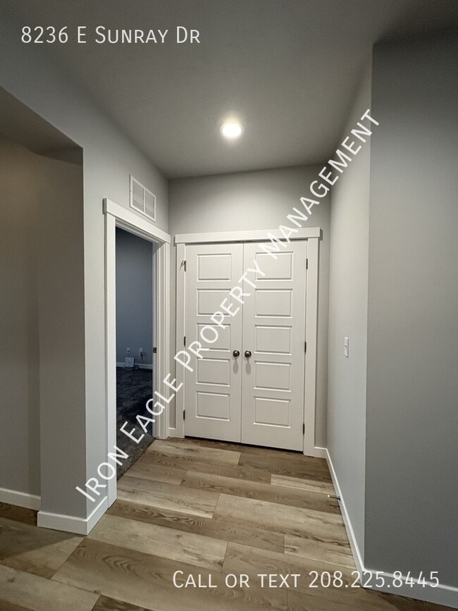 Photo - 8236 E Sunray Dr