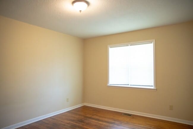 Photo - 3 bedroom/ 2 bathroom rental in Cullman City limits.