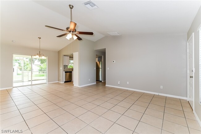 Photo - 406 SE 8th St