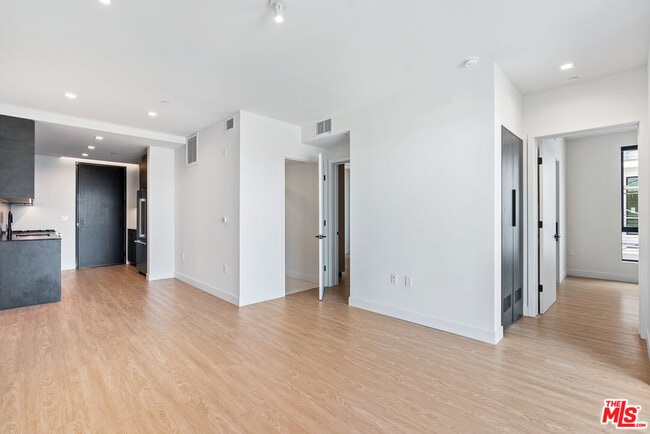 Photo - 3667 Keystone Av Unit 433