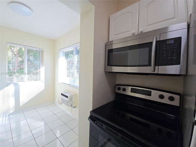 Photo - 1942 Monroe St Unit 4