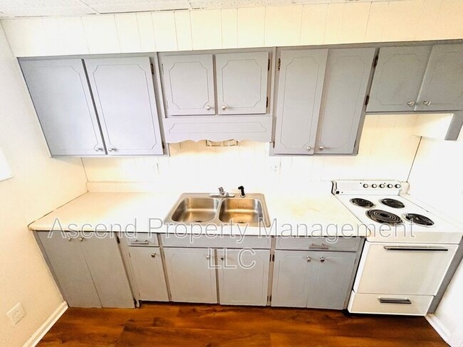 Photo - 586 Withrow Rd Unit 5