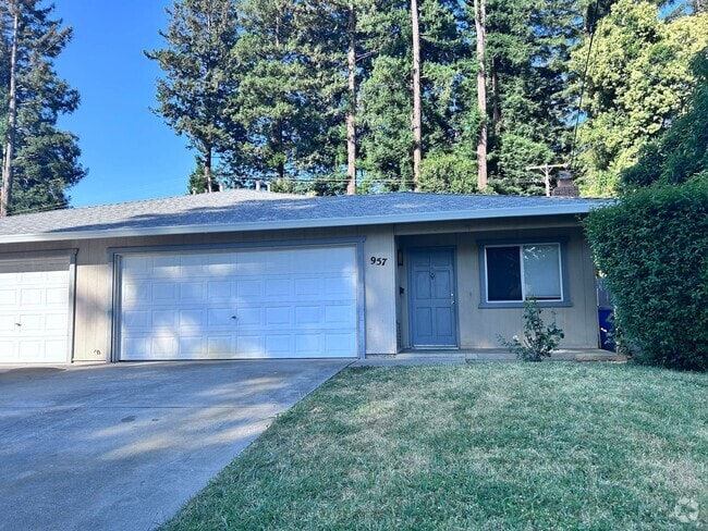 Building Photo - 955-957 Woodshire Way Unit 957 Woodshire Way Rental