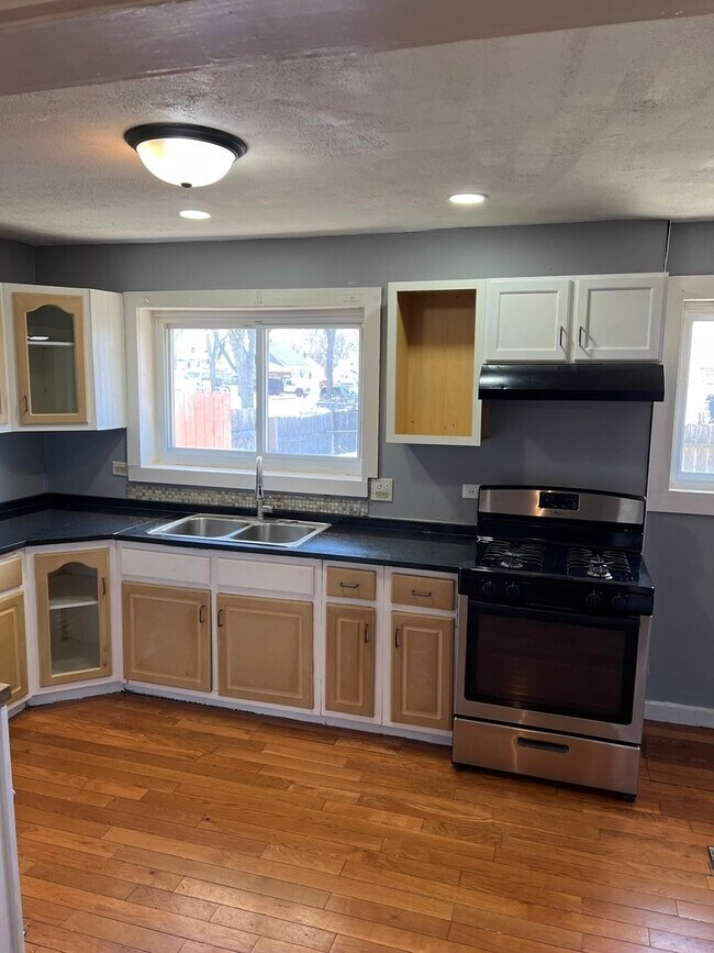 Photo - 8856 S Washtenaw Ave