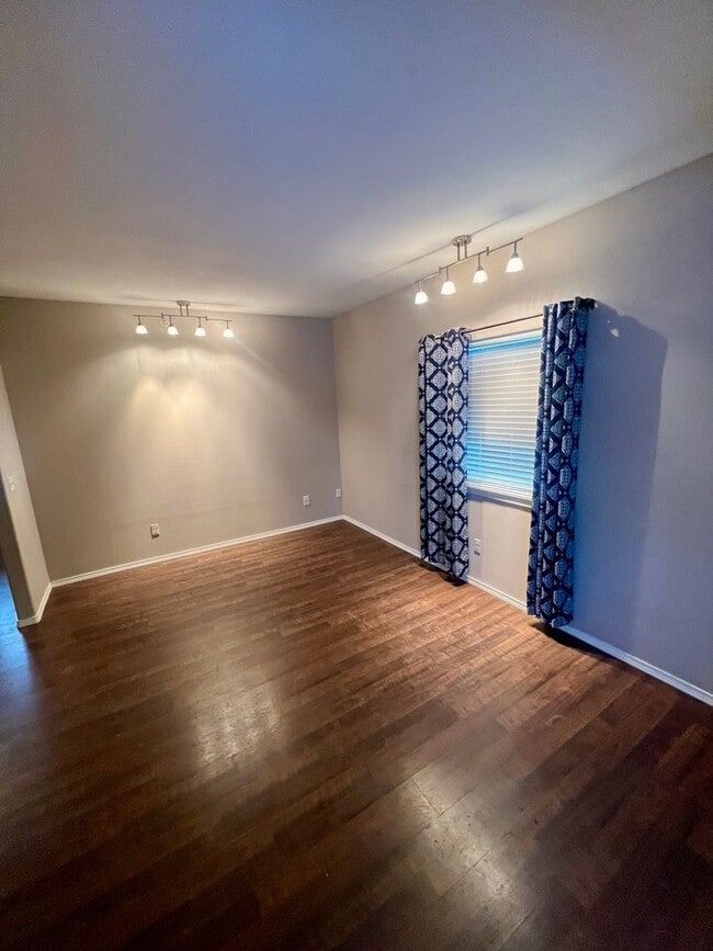 317 4th Ave Unit D