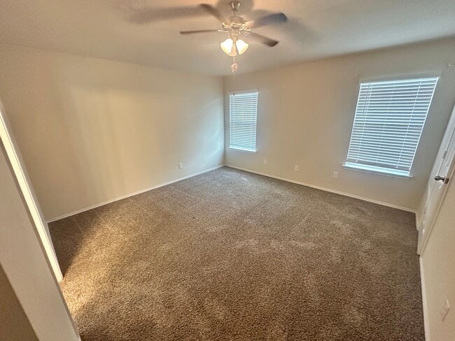 Photo - AVAILABLE NOW ! 1 WEEK FREE MOVE IN SPECIAL