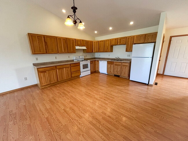 Photo - 5562 165th St E