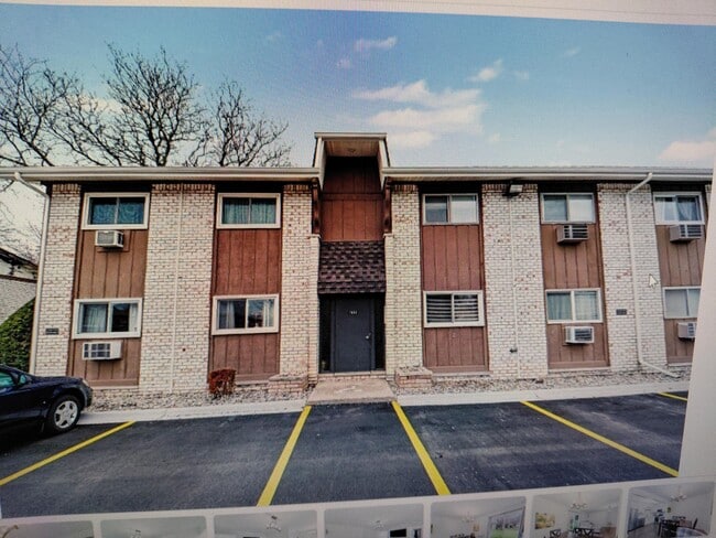 Building Photo - 7513 Woodview St