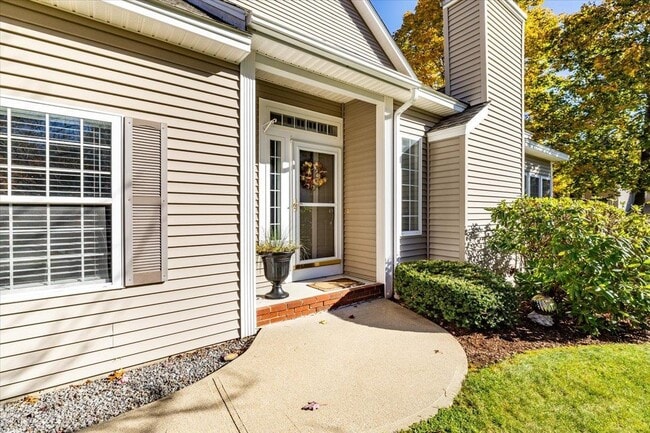 Photo - 1 Summer Snow Ln