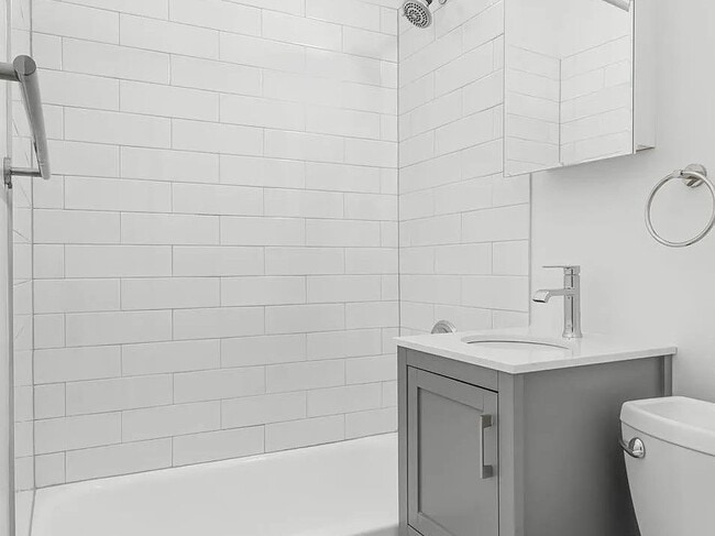 Photo - 122 W 80th St