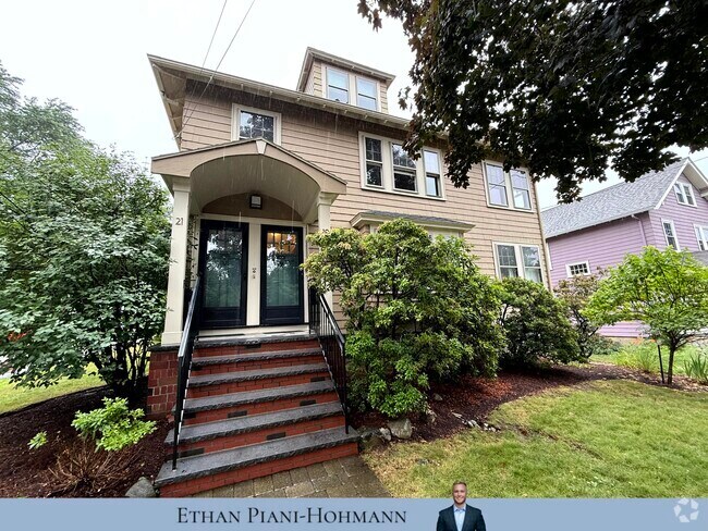 Building Photo - 19 Stearns Rd Unit 1 Rental