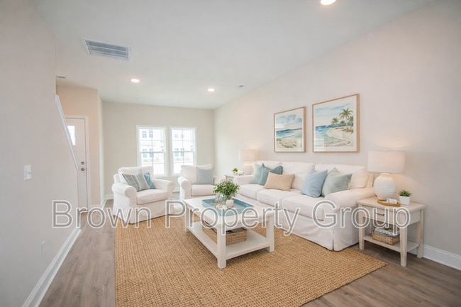 Photo - 139 Loren Rd