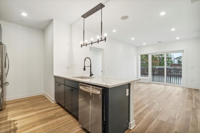 Building Photo - 2636 E York St Unit 209
