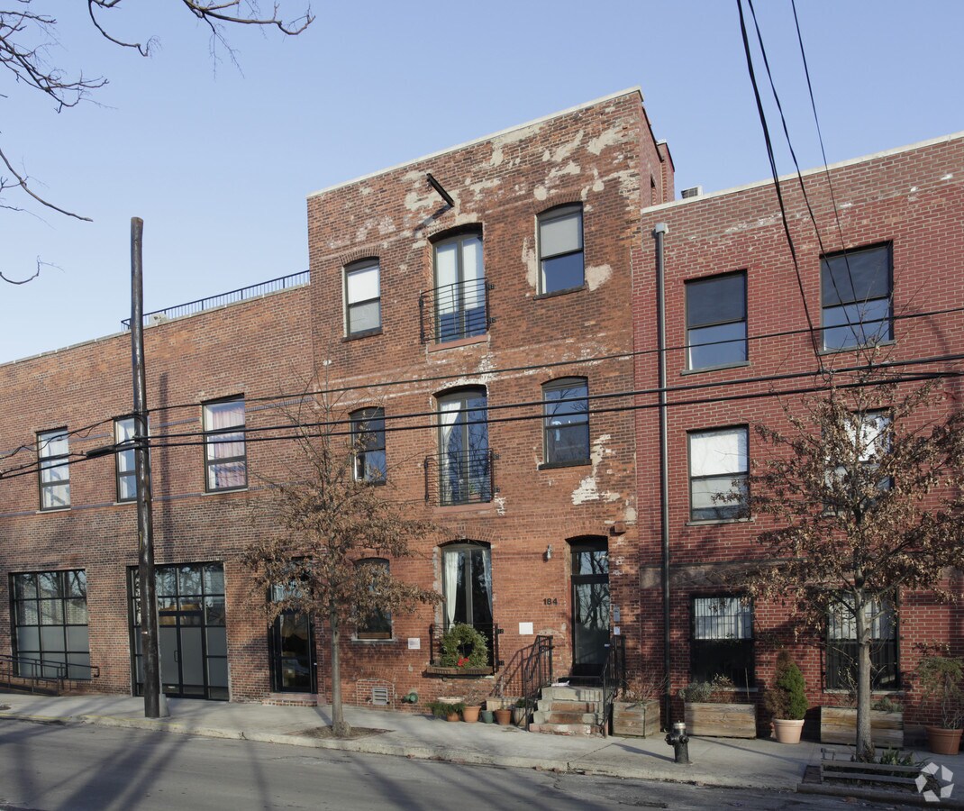 Photo - 184 West St Apartments