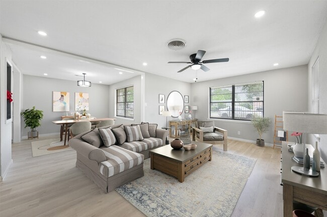 Photo - 4356 Phlox St