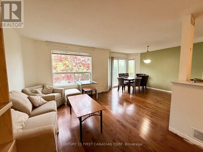 Photo - 740 Redoak Ave