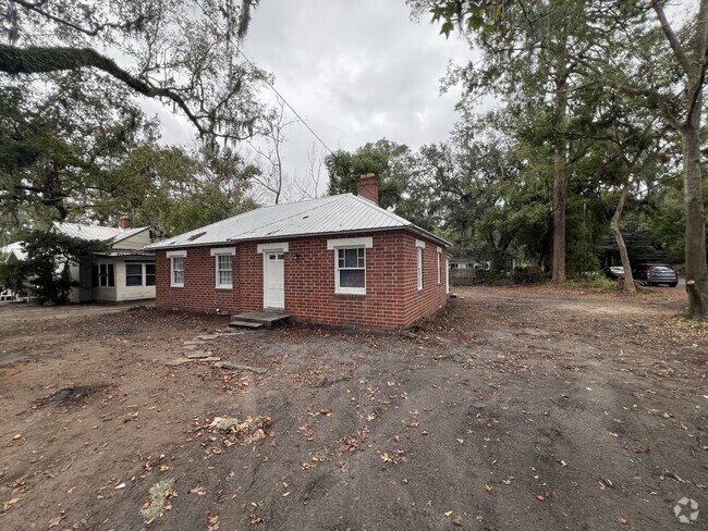 Building Photo - 3602 Norwich St Rental