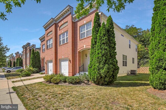 Building Photo - 4916 7th St NE Rental