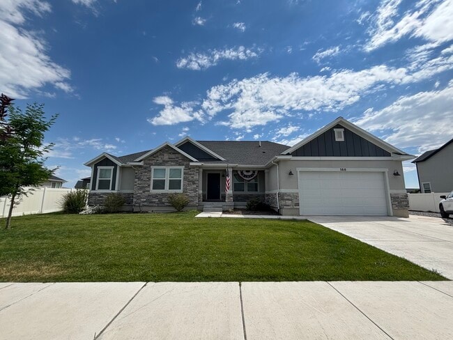 Building Photo - 188 E Bruin Dr Unit Eagle Mount Apt