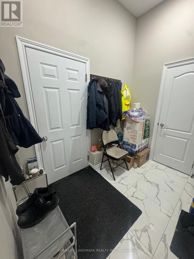 Photo - 115 Canlish Rd