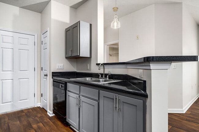 Highland Lakes Apartment Homes