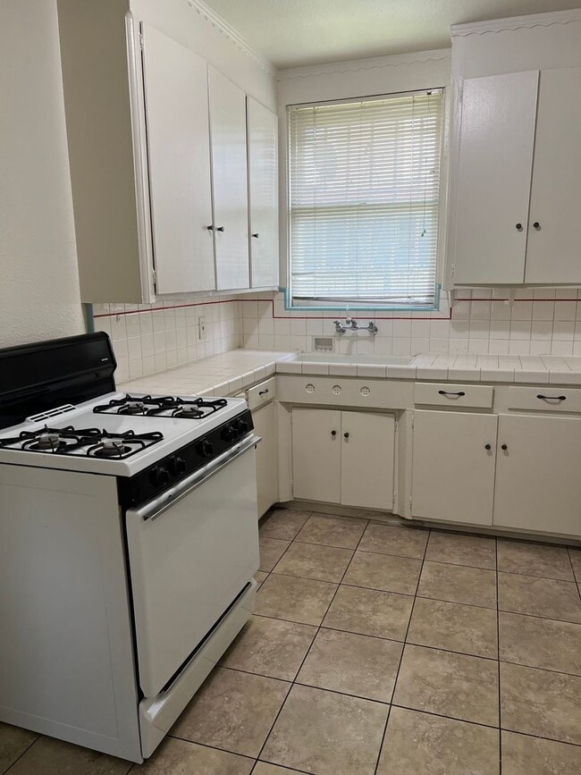 Photo - ONE BEDROOM APT W/ GARAGE!