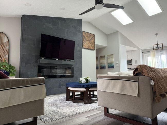 Photo - 50 S Dockside