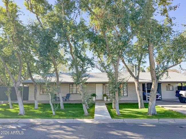 Building Photo - 1428 S Oakley Pl