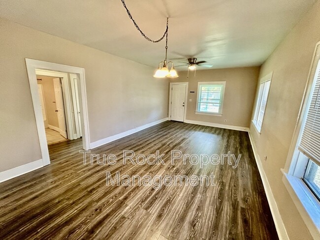 Photo - 804 E 13th St