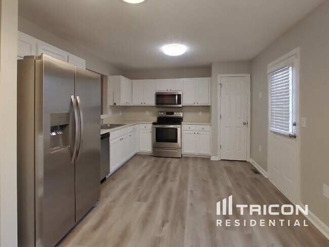 Photo - 829 Twin Oaks Ln