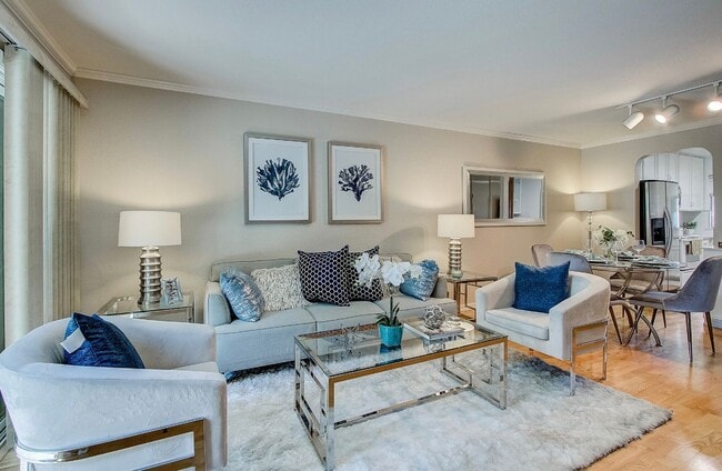 Photo - 1303 Victoria Ter