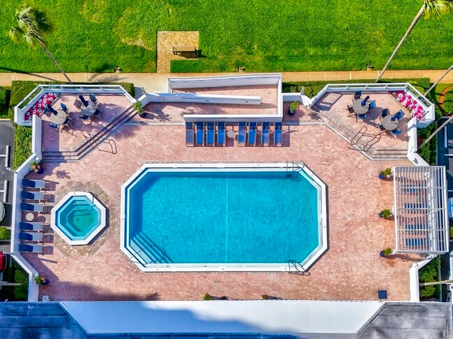 Photo - 123 Lakeshore Dr Unit 745