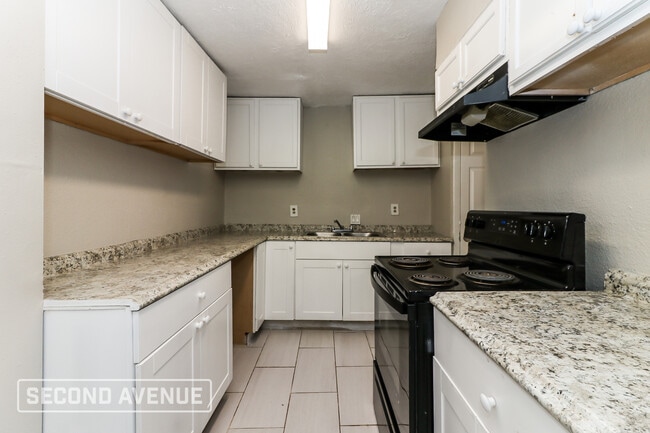 Photo - 5911 Kenilwood Dr