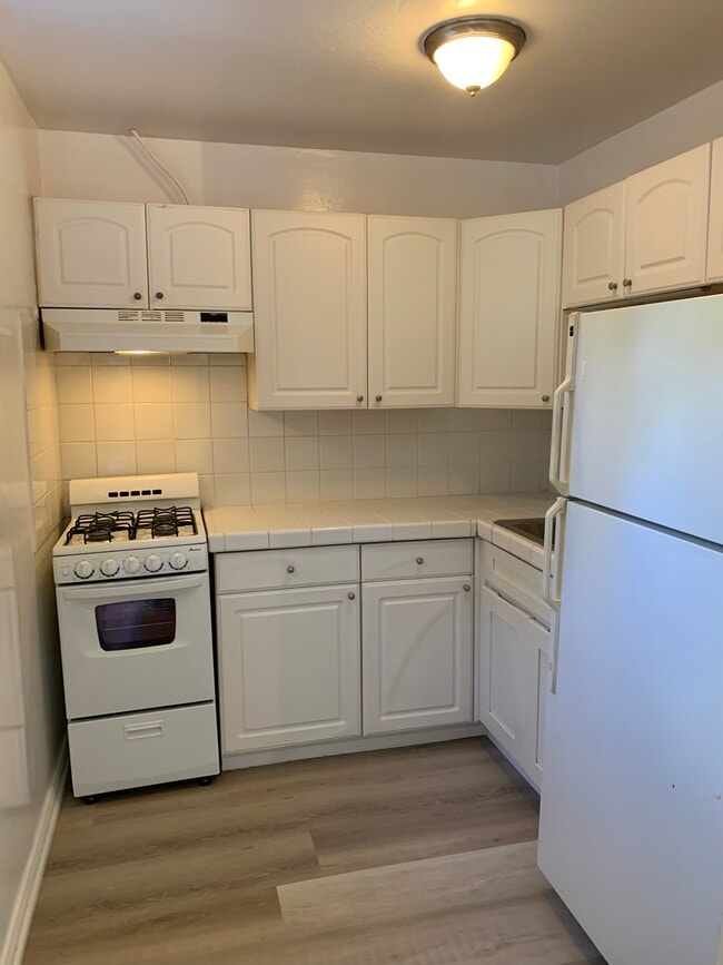 Building Photo - 2117 Delaware St Unit A