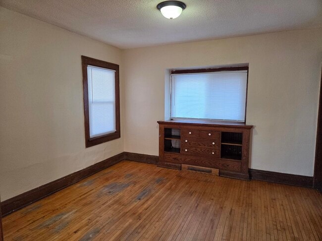 Photo - 2931 N Newton Ave