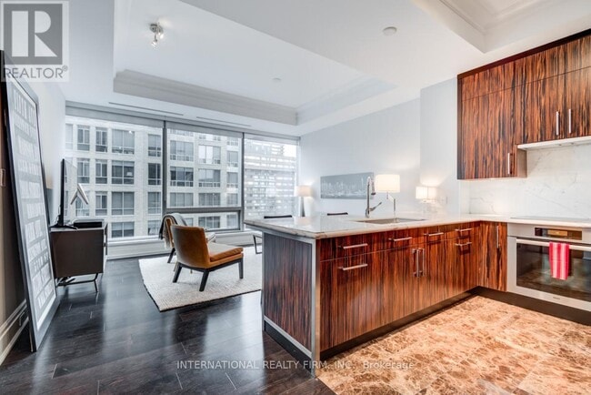 Photo - 55 Scollard St Unit 702