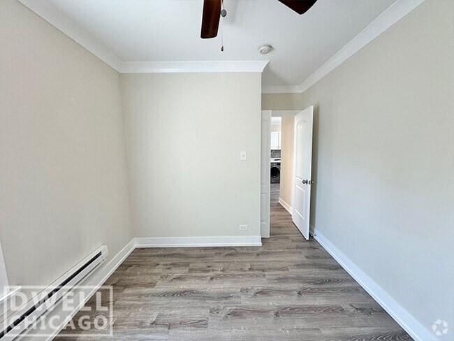 Building Photo - 2133 W Giddings St Rental