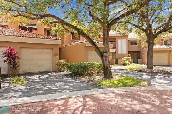 Photo - 640 N University Dr