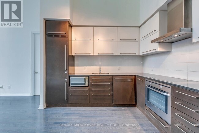 Photo - 770 Bay St. Unité 202