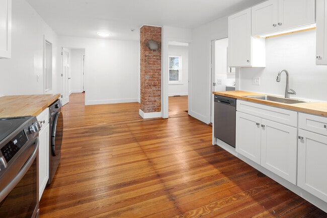 Photo - 323 Williams St Unit 2