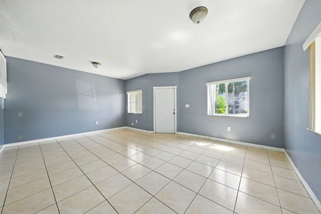 Photo - 2915 SE 15th Ter