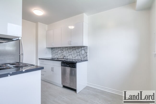 Photo - 2830 Midland Ave Unit TH1