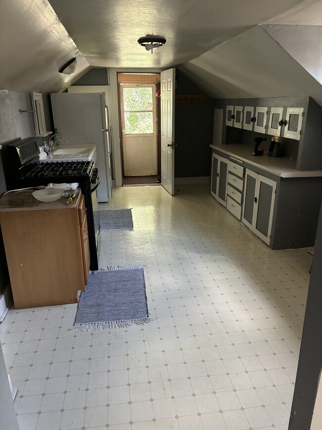 Photo - 210 Thompson St Unit #2