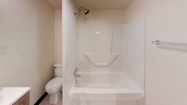 Building Photo - 464 Poplar St Unit 464