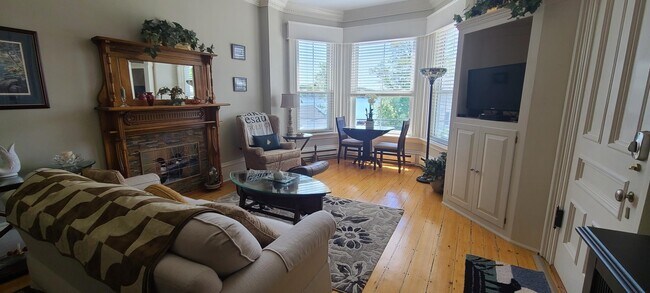 25 N Main St Unit 5
