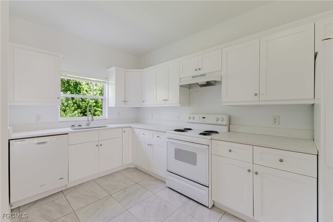 Building Photo - 5612 Rose Garden Rd Unit 103 Rental